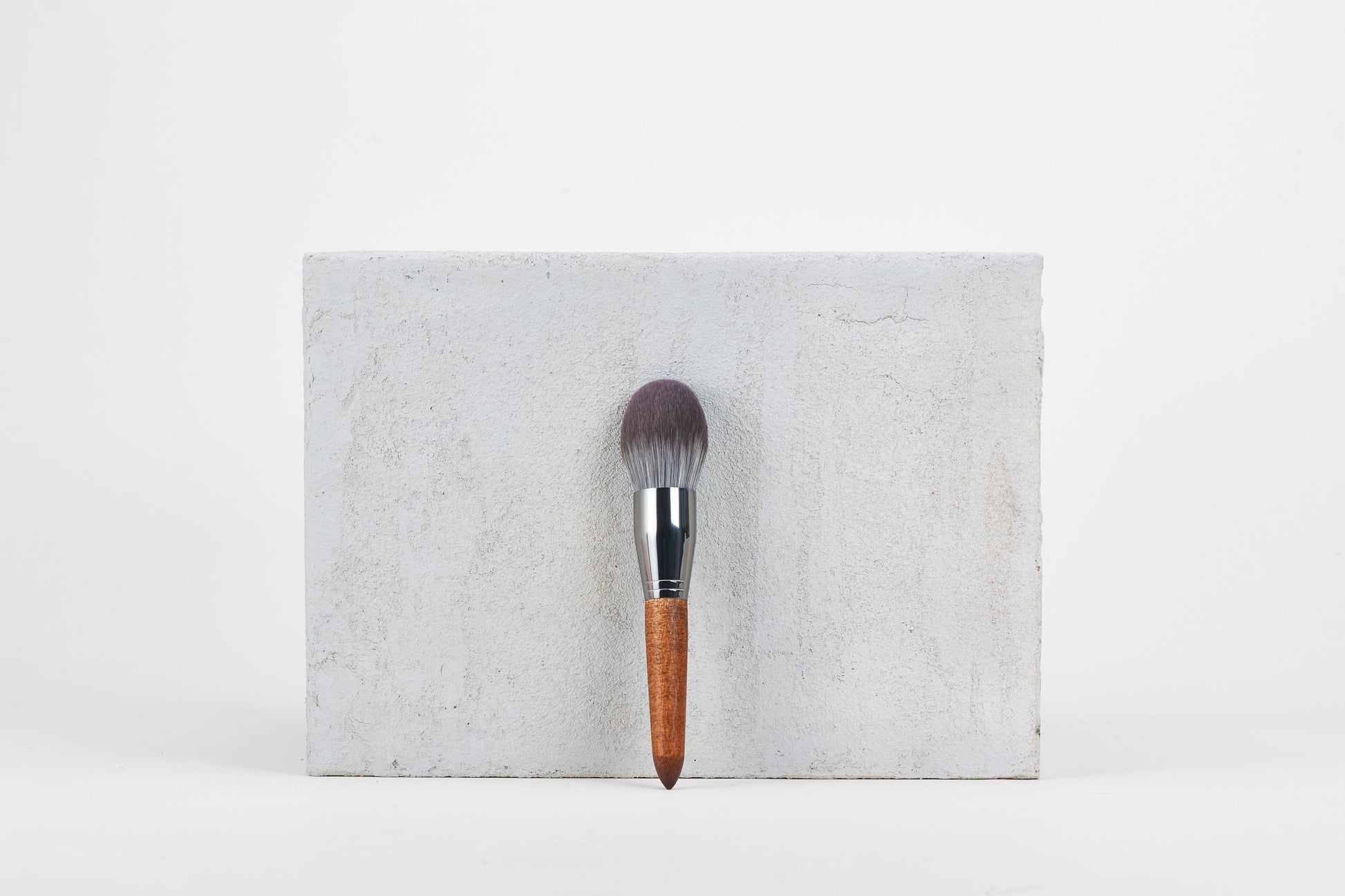 Wooden Handle Pointed Powder Brush - Lucid and Real