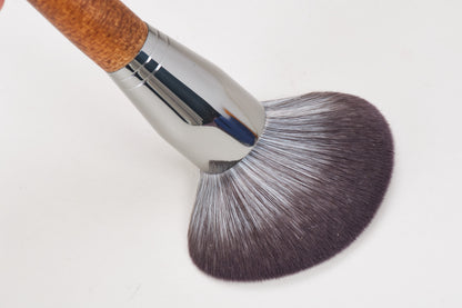 Wooden Handle Pointed Powder Brush - Lucid and Real